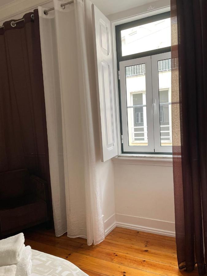 Rustic M2 R1 - Amazing Double Room With Shared Bathroom Lisboa Екстериор снимка